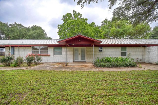 204 Maynard ST, Bastrop, TX 78602