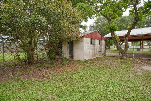 204 Maynard ST, Bastrop, TX 78602