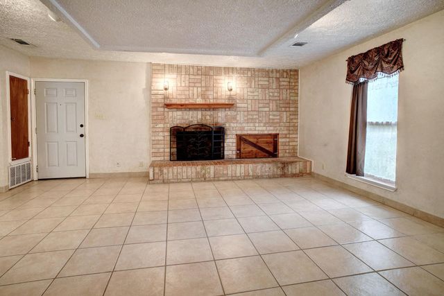 204 Maynard ST, Bastrop, TX 78602