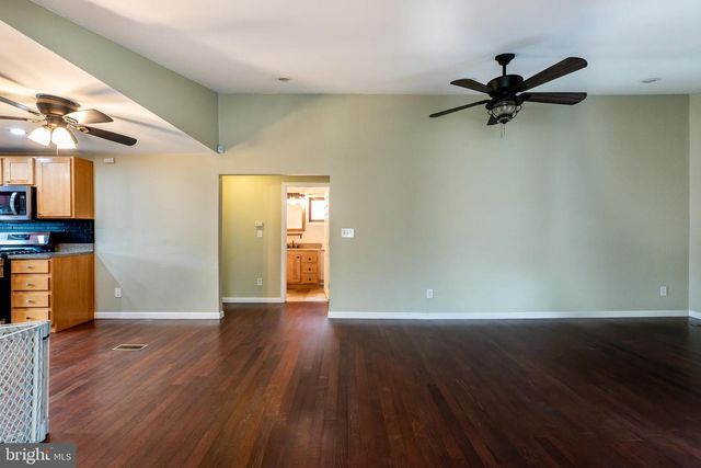 16 VICTORY AVE, Vineland, NJ 08360