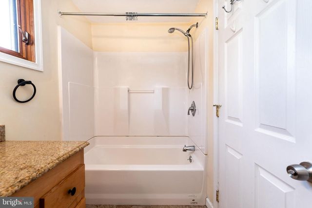 16 VICTORY AVE, Vineland, NJ 08360