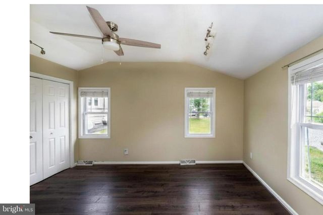 16 VICTORY AVE, Vineland, NJ 08360