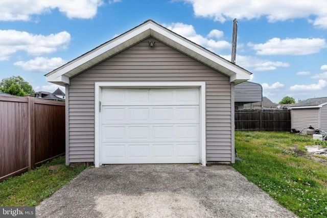 16 VICTORY AVE, Vineland, NJ 08360