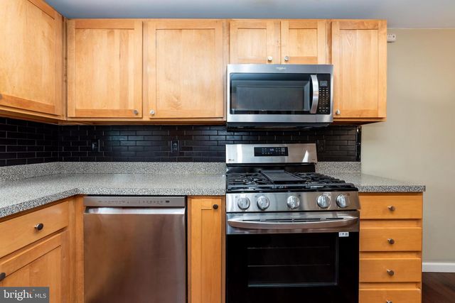 16 VICTORY AVE, Vineland, NJ 08360