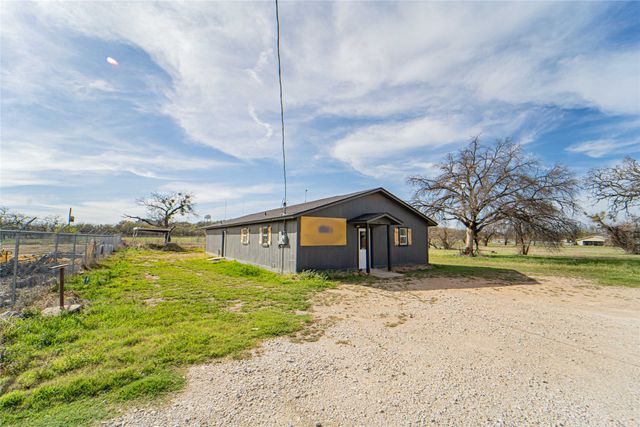 105 N Dairy Street, Breckenridge, TX 76424