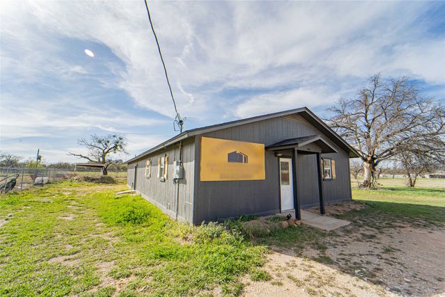 105 N Dairy Street, Breckenridge, TX 76424