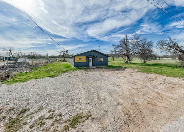 105 N Dairy Street, Breckenridge, TX 76424