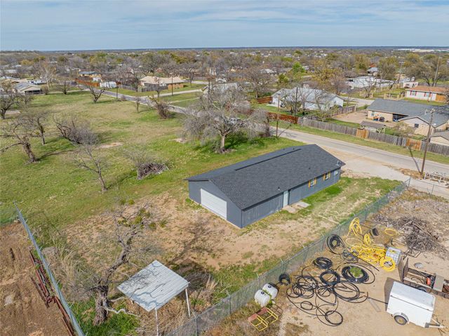 105 N Dairy Street, Breckenridge, TX 76424