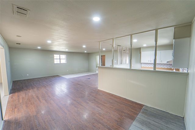 105 N Dairy Street, Breckenridge, TX 76424