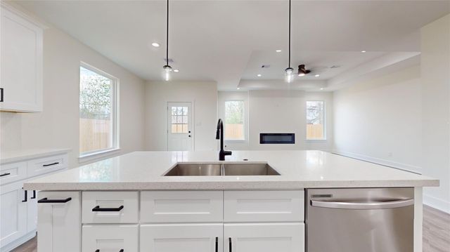 5119 Selinsky Road, Houston, TX 77048