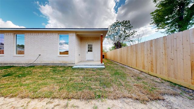 5119 Selinsky Road, Houston, TX 77048