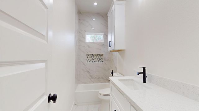 5119 Selinsky Road, Houston, TX 77048