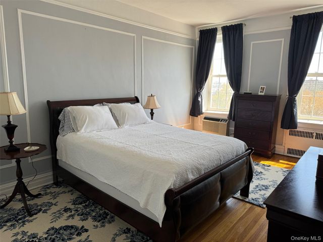 12 Hamilton Place D 14, Garden City, NY 11530