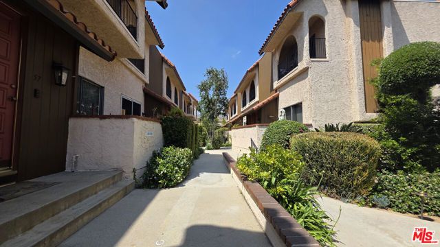 1711 Grismer Avenue 56, Burbank, CA 91504