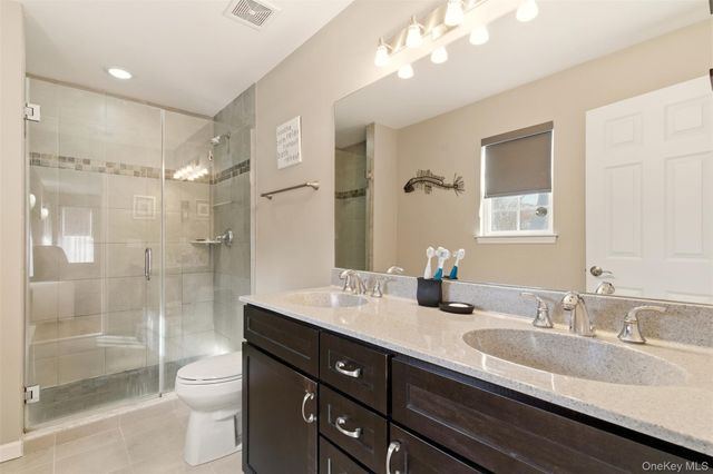 4 Macintosh Lane, Selden, NY 11784