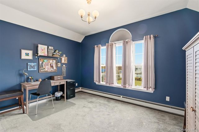 4 Macintosh Lane, Selden, NY 11784