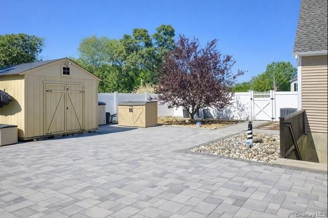 4 Macintosh Lane, Selden, NY 11784