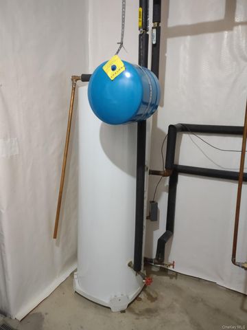 4 Macintosh Lane, Selden, NY 11784