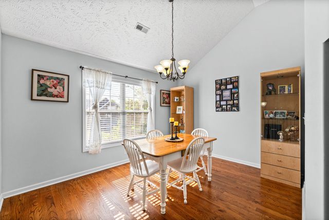 1160 Chinook Cir, Clarksville, TN 37042