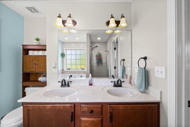 1160 Chinook Cir, Clarksville, TN 37042