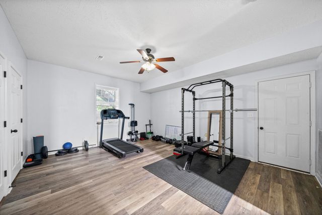 1160 Chinook Cir, Clarksville, TN 37042