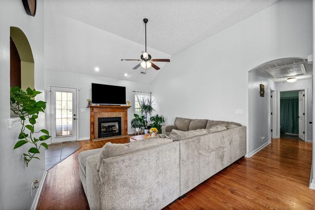 1160 Chinook Cir, Clarksville, TN 37042