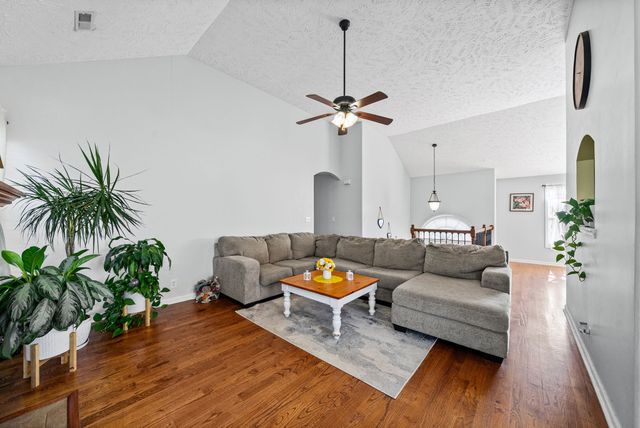 1160 Chinook Cir, Clarksville, TN 37042