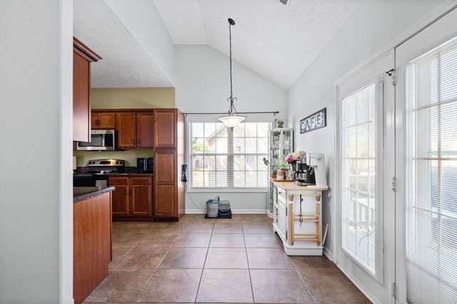 1160 Chinook Cir, Clarksville, TN 37042