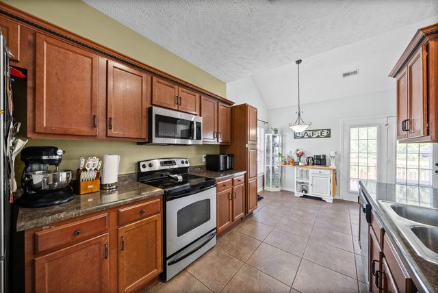 1160 Chinook Cir, Clarksville, TN 37042