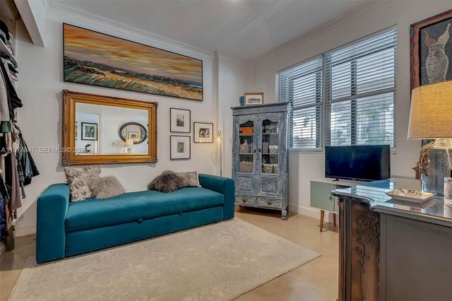 625 Biltmore Way 102, Coral Gables, FL 33134