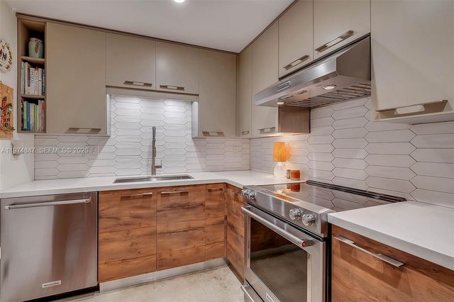 625 Biltmore Way 102, Coral Gables, FL 33134