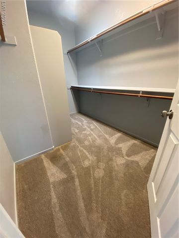 7242 Platinum Creek Street, Las Vegas, NV 89131