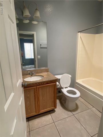 7242 Platinum Creek Street, Las Vegas, NV 89131