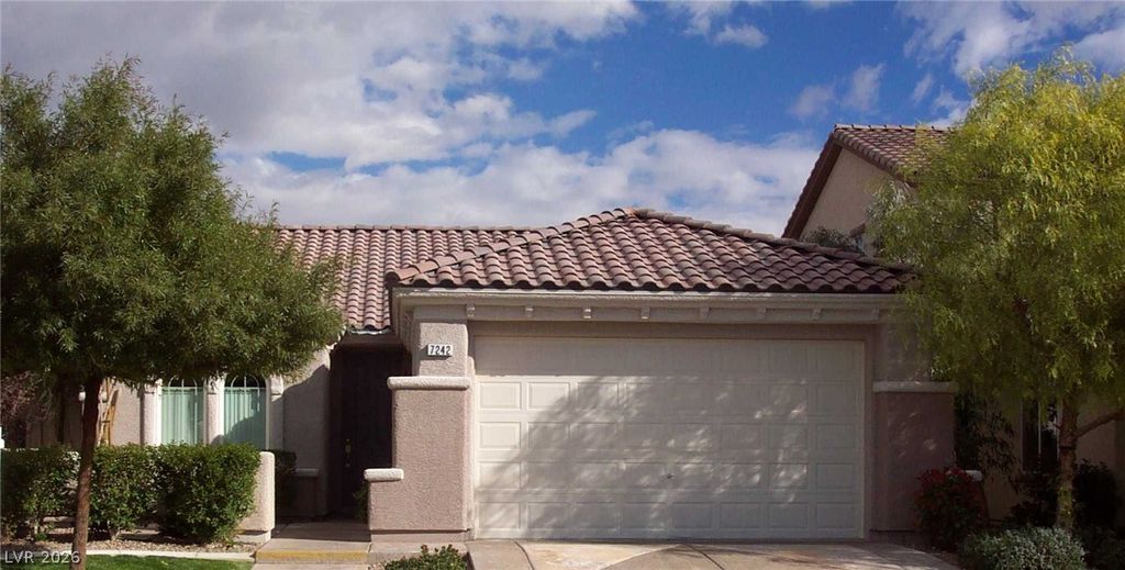 7242 Platinum Creek Street, Las Vegas, NV 89131