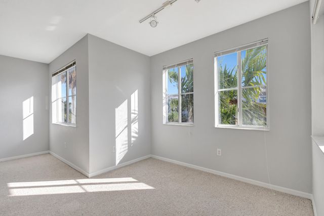 11020 Legacy Drive 303, Palm Beach Gardens, FL 33410