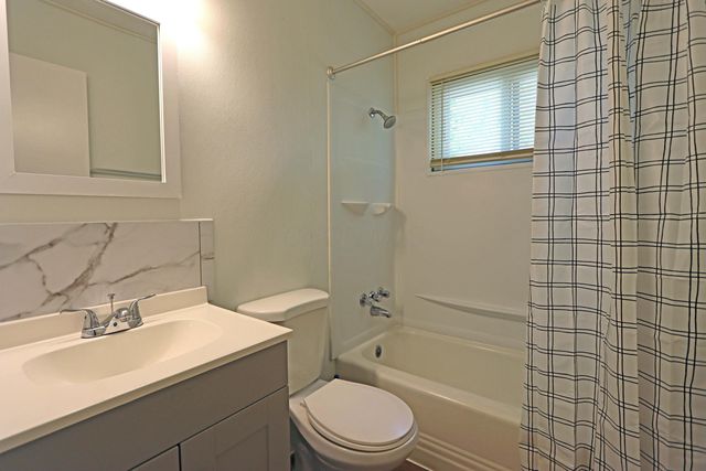 3018 Woodway Road, Columbus, OH 43207