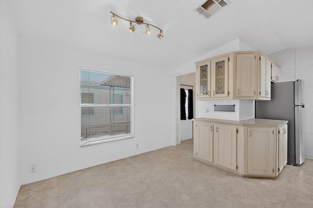 7225 Remington Drive NE, Albuquerque, NM 87109