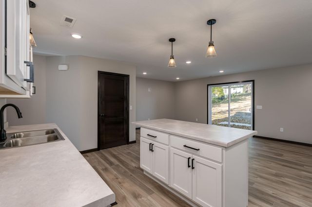 3120 Scotch Lane, Mankato, MN 56001