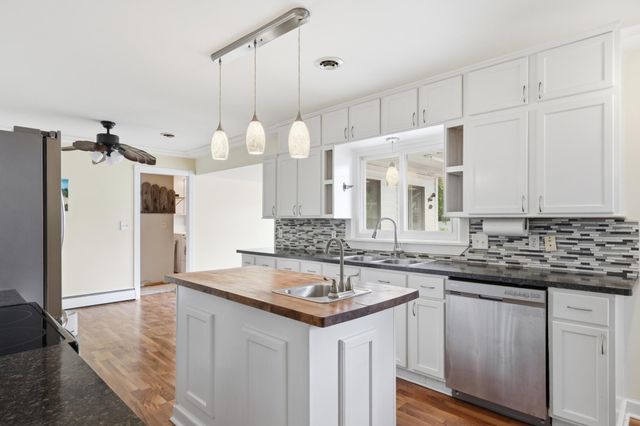 613 Monroe Street S, Shakopee, MN 55379