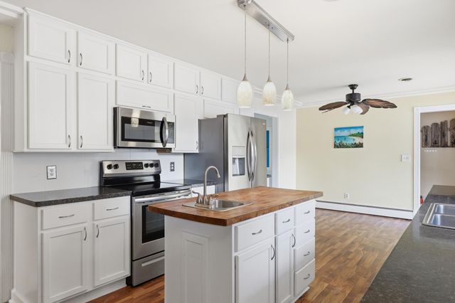 613 Monroe Street S, Shakopee, MN 55379