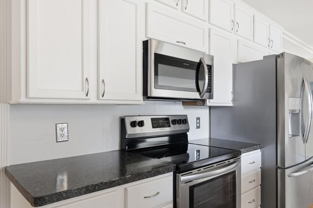 613 Monroe Street S, Shakopee, MN 55379