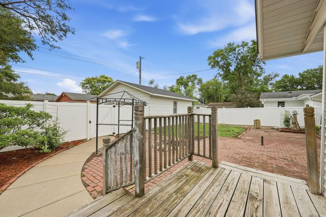 613 Monroe Street S, Shakopee, MN 55379