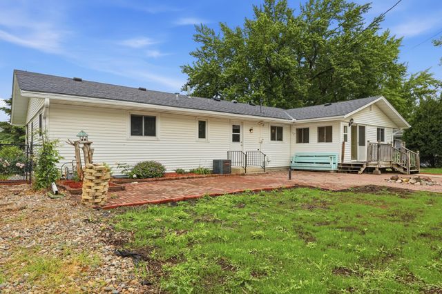 613 Monroe Street S, Shakopee, MN 55379