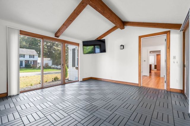 14 Longfellow Rd, Norwood, MA 02062