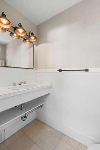 14 Longfellow Rd, Norwood, MA 02062