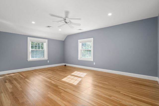 14 Longfellow Rd, Norwood, MA 02062