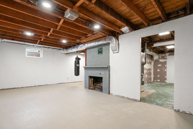 14 Longfellow Rd, Norwood, MA 02062