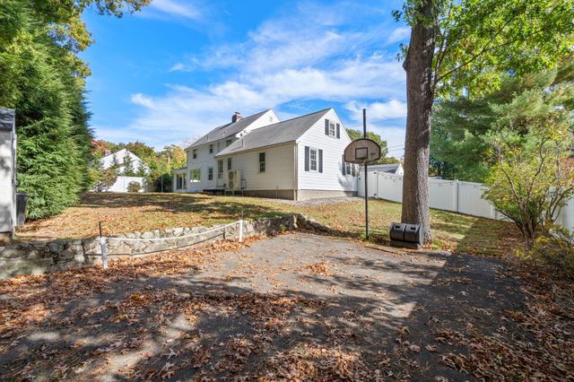 14 Longfellow Rd, Norwood, MA 02062