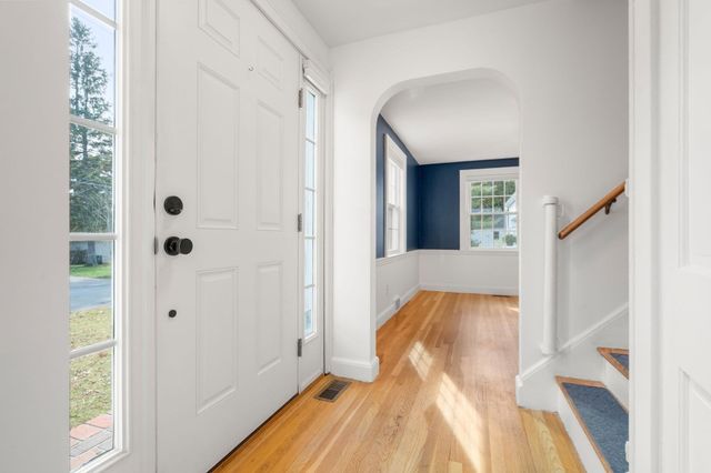 14 Longfellow Rd, Norwood, MA 02062