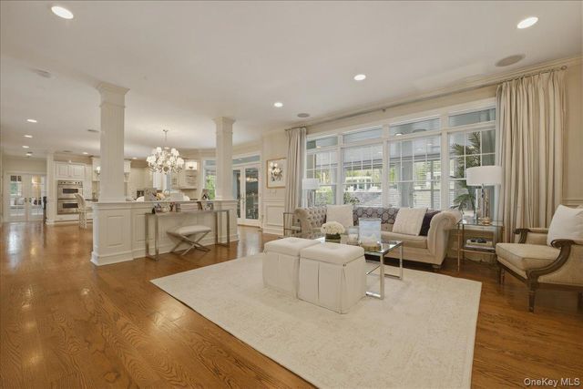 9 Godfrey Lane, Huntington, NY 11743